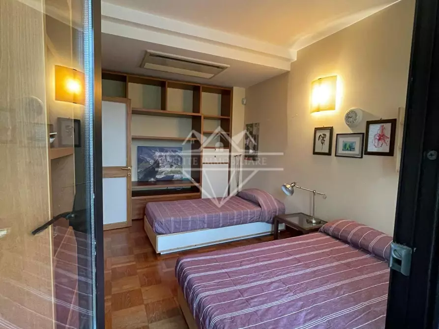 Immagine 19 di Casa bifamiliare in affitto  a Carrara