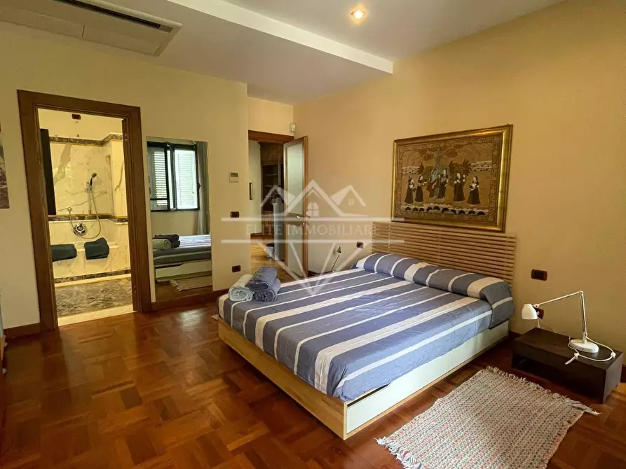 Immagine 9 di Casa bifamiliare in affitto  a Carrara