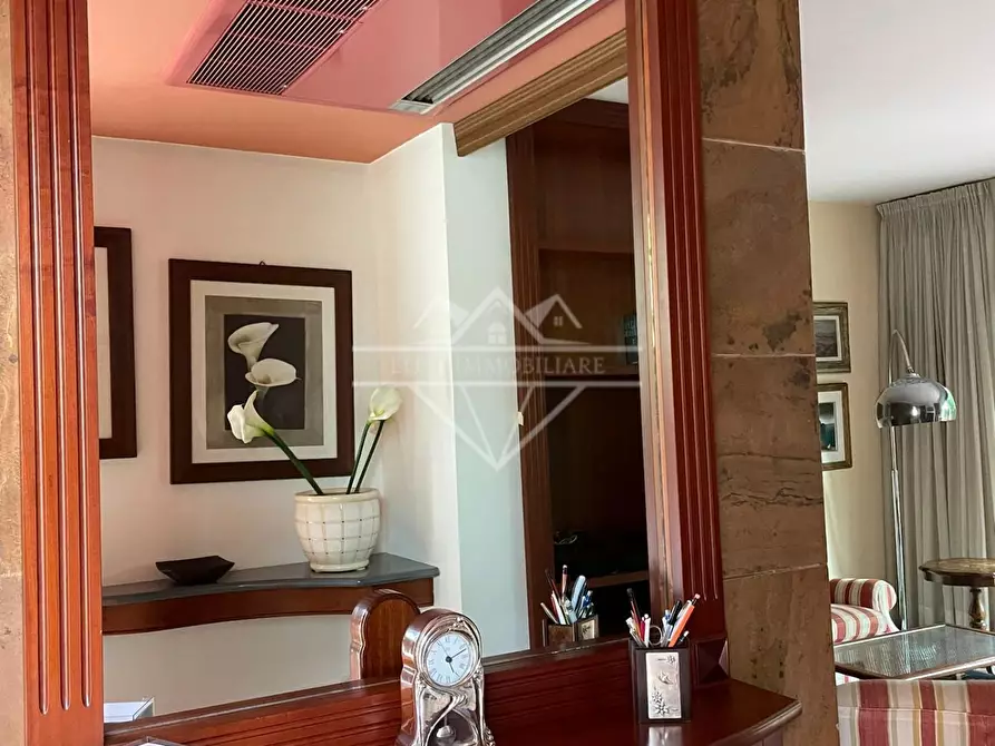 Immagine 35 di Casa bifamiliare in affitto  a Carrara