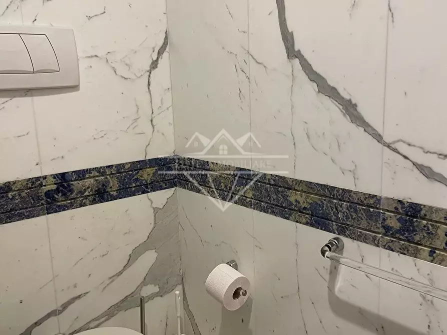 Immagine 34 di Casa bifamiliare in affitto  a Carrara