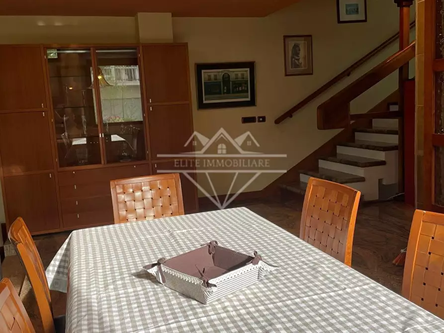 Immagine 47 di Casa bifamiliare in affitto  a Carrara