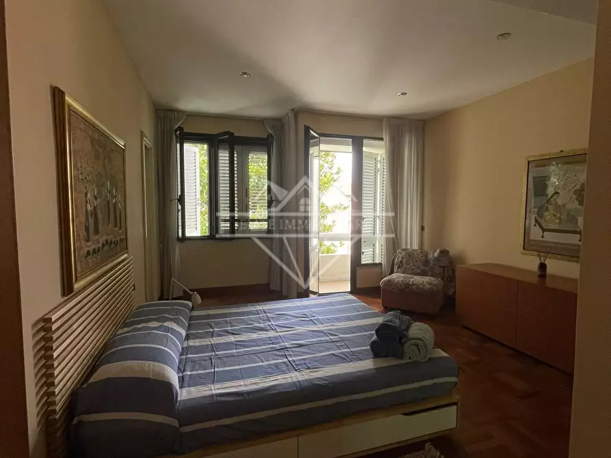 Immagine 14 di Casa bifamiliare in affitto  a Carrara