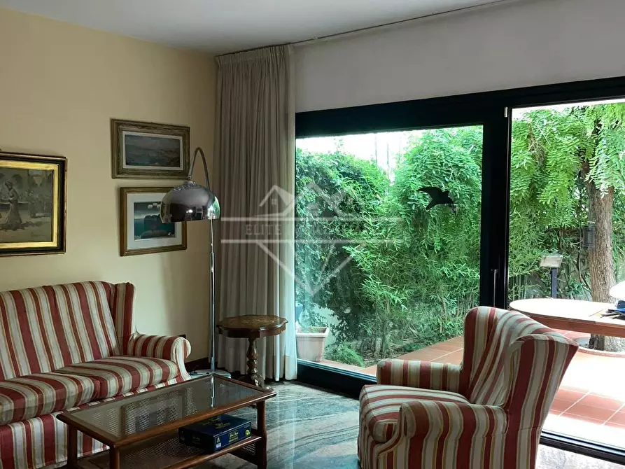 Immagine 33 di Casa bifamiliare in affitto  a Carrara