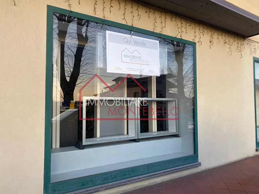 Immagine 12 di Locale commerciale in vendita  a Massarosa