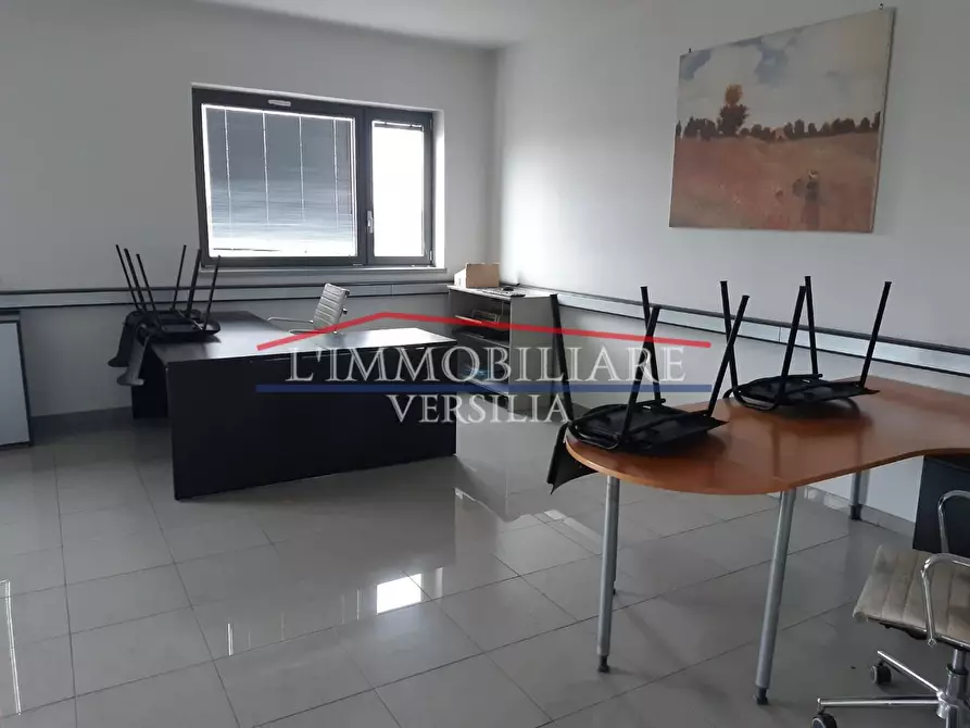 Immagine 14 di Capannone industriale in vendita  a Massa