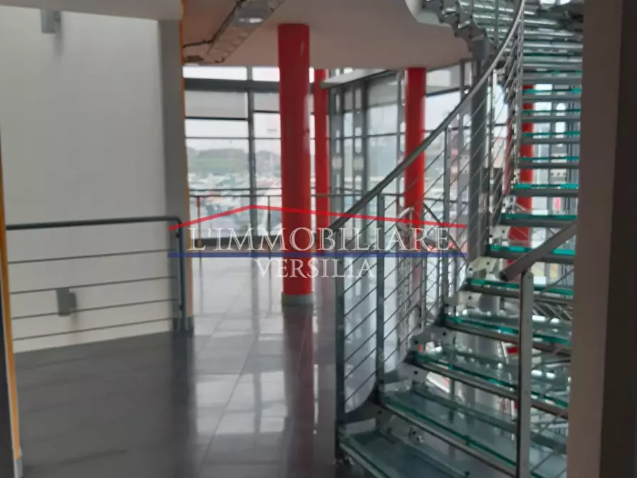 Immagine 18 di Capannone industriale in vendita  a Massa