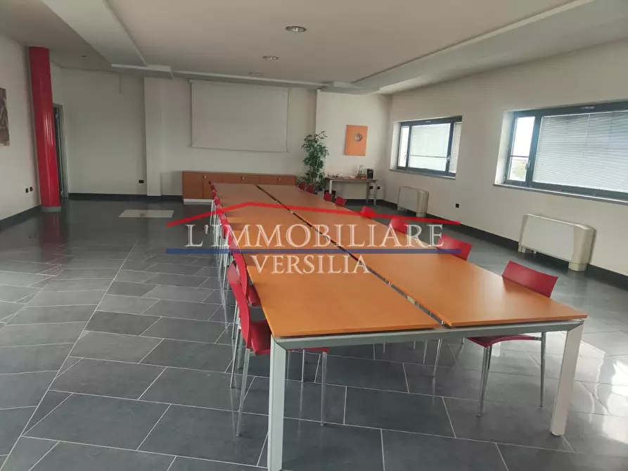 Immagine 12 di Capannone industriale in vendita  a Massa