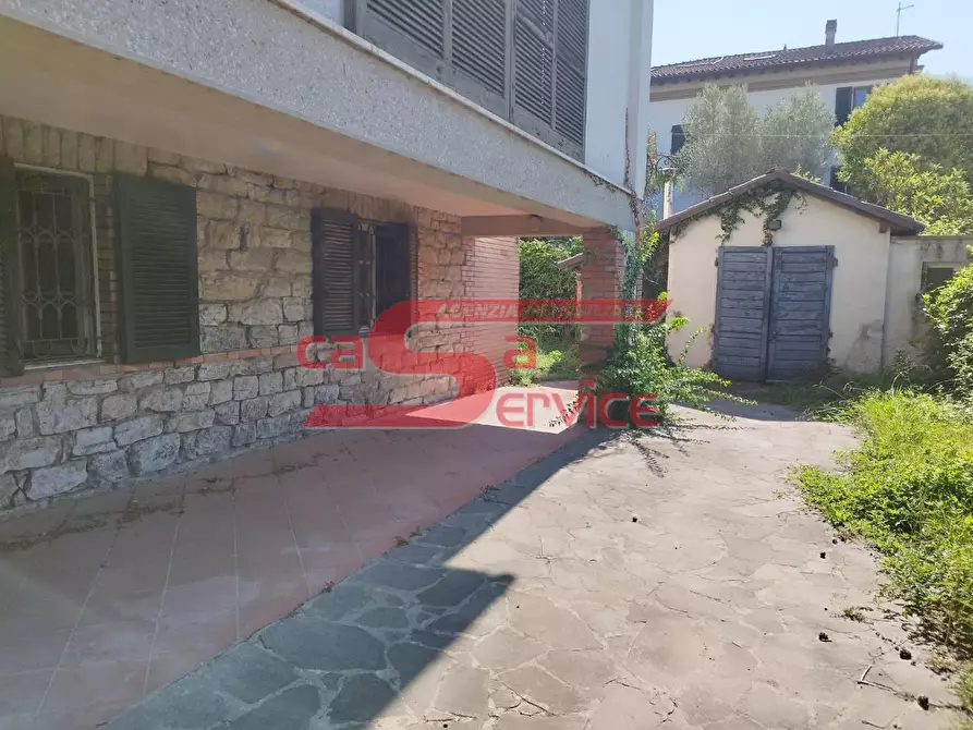 Immagine 14 di Villa in vendita  a Montecatini Terme