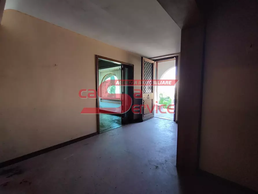 Immagine 2 di Villa in vendita  a Montecatini Terme