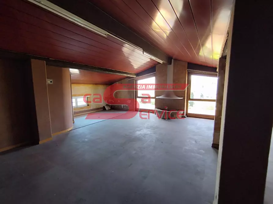 Immagine 11 di Villa in vendita  a Montecatini Terme