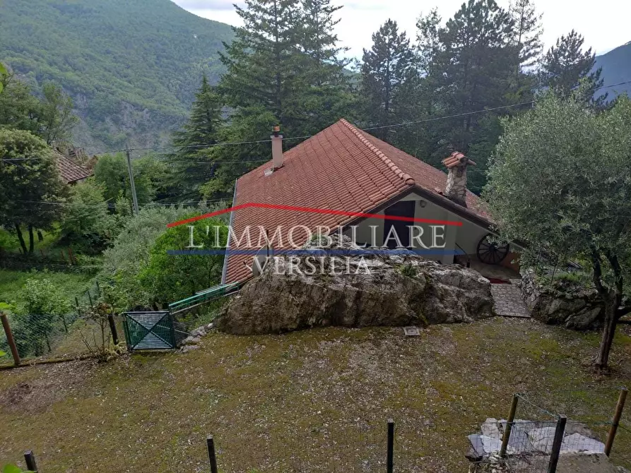 Immagine 15 di Casa indipendente in vendita  a Massa