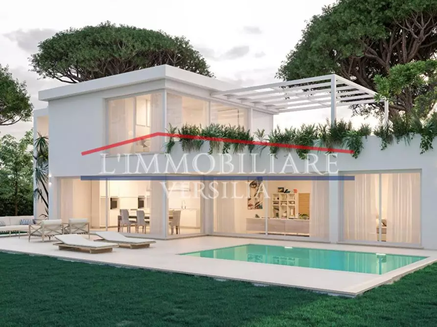 Immagine 18 di Villa in vendita  a Forte Dei Marmi