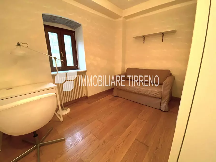 Immagine 9 di Appartamento in vendita  a Massa