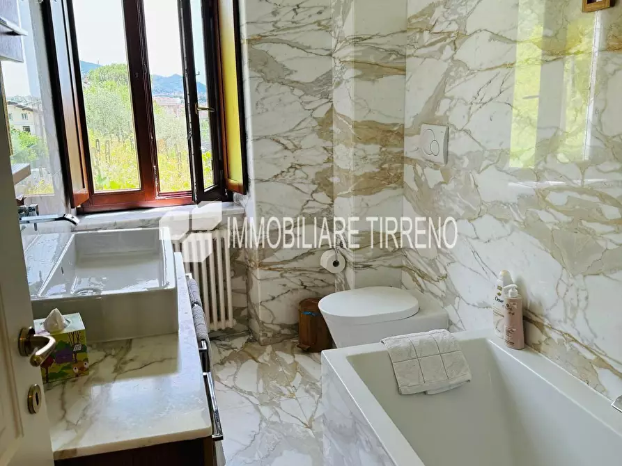 Immagine 25 di Appartamento in vendita  a Massa