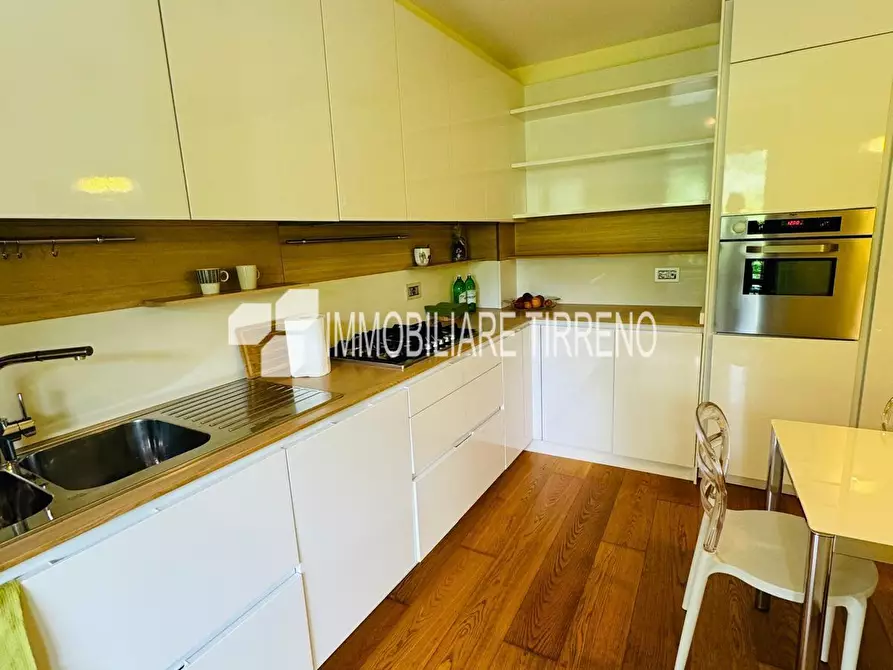 Immagine 16 di Appartamento in vendita  a Massa