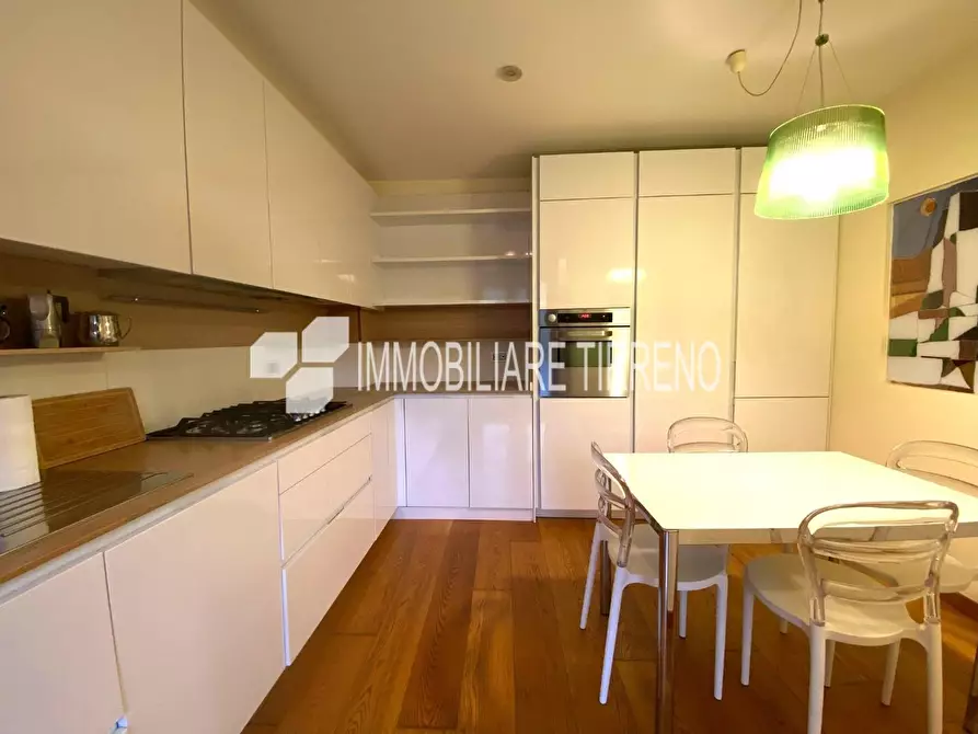 Immagine 1 di Appartamento in vendita  a Massa