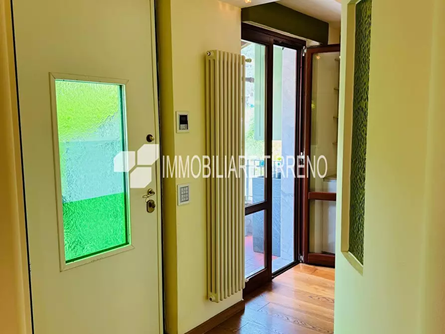 Immagine 18 di Appartamento in vendita  a Massa