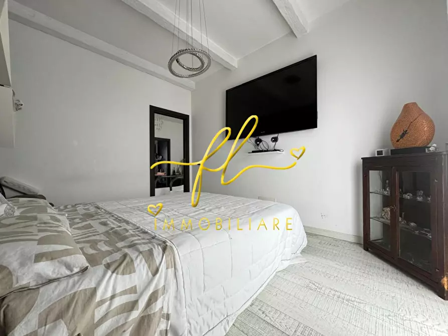 Immagine 25 di Villa in vendita  a Livorno