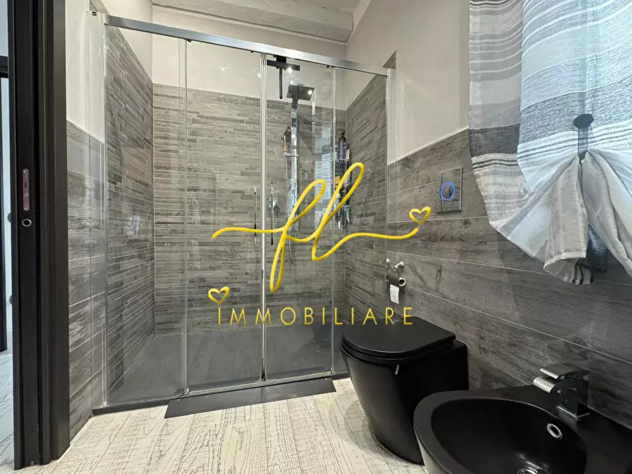 Immagine 33 di Villa in vendita  a Livorno