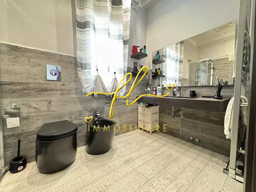 Immagine 35 di Villa in vendita  a Livorno