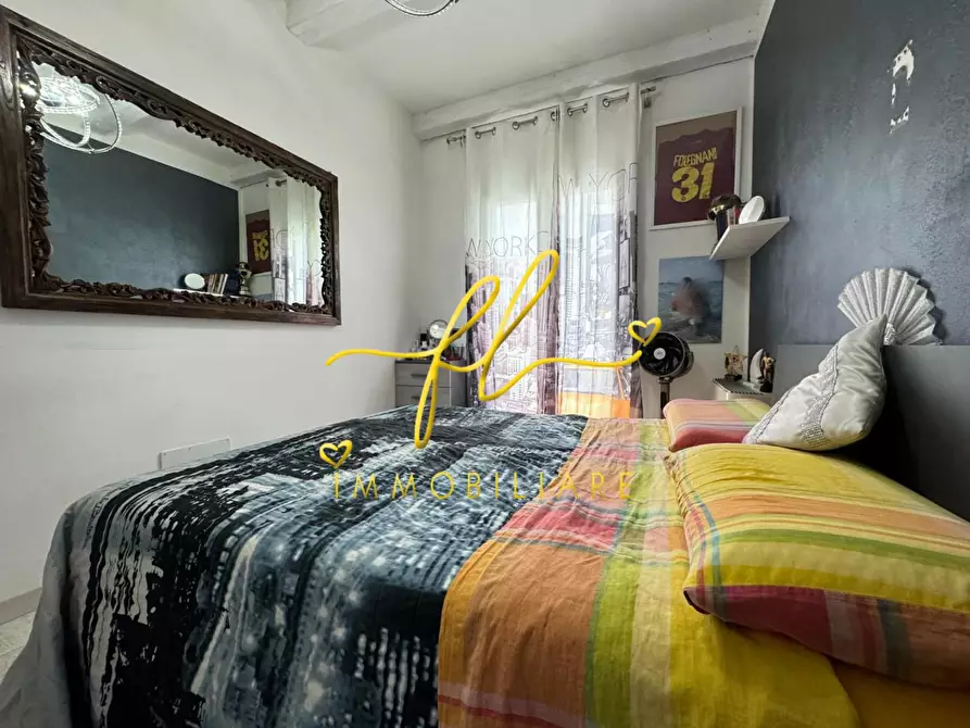 Immagine 21 di Villa in vendita  a Livorno