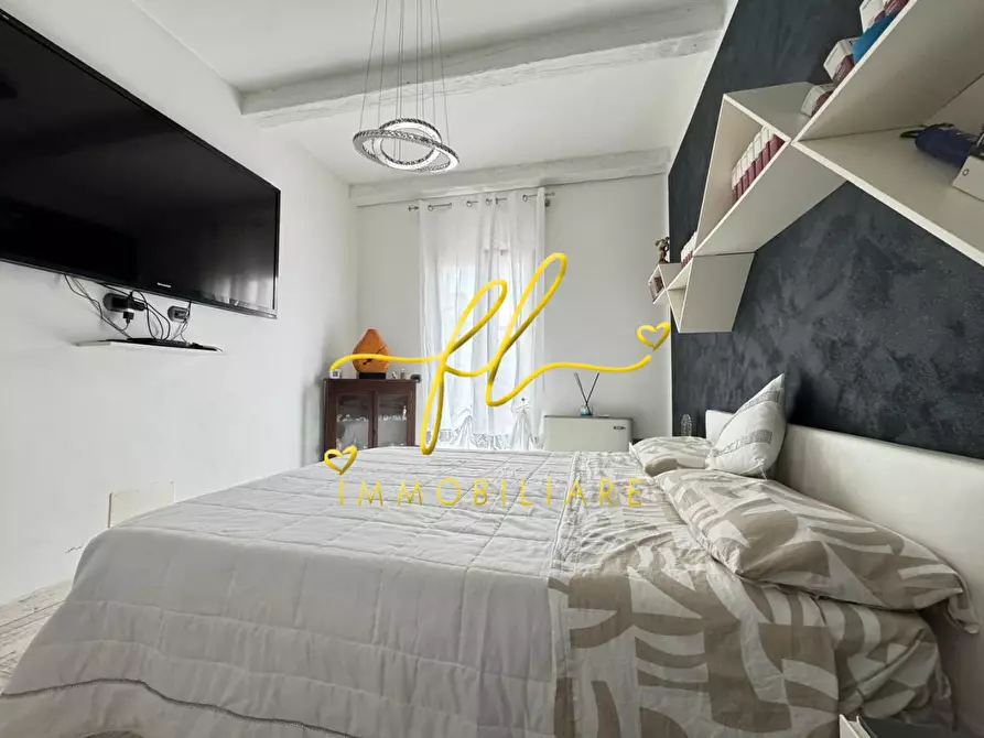 Immagine 26 di Villa in vendita  a Livorno