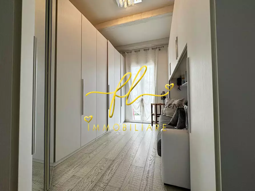 Immagine 28 di Villa in vendita  a Livorno