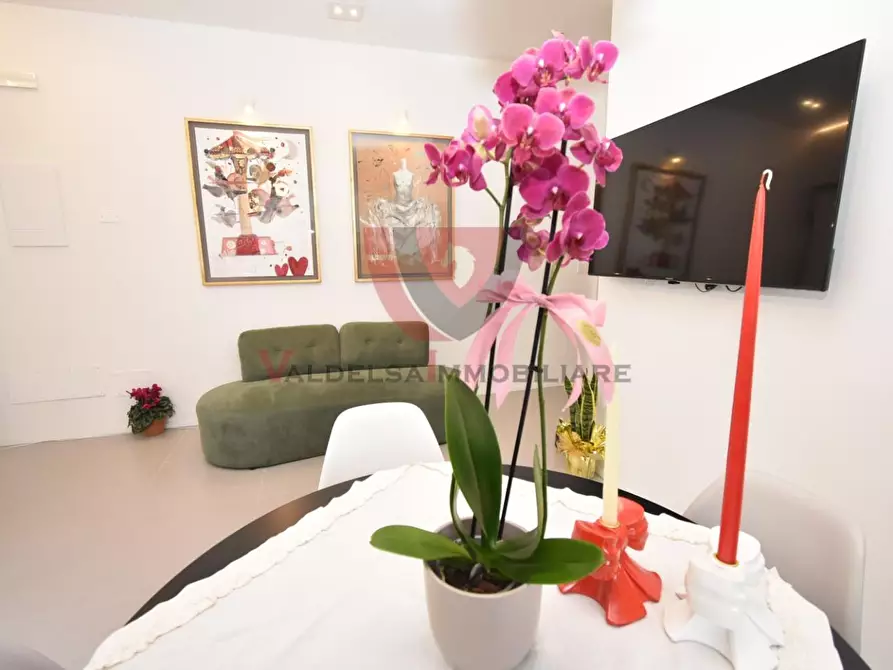 Immagine 8 di Appartamento in vendita  a Colle Di Val D'elsa