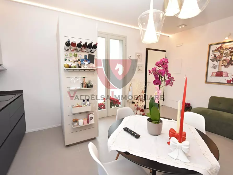 Immagine 13 di Appartamento in vendita  a Colle Di Val D'elsa