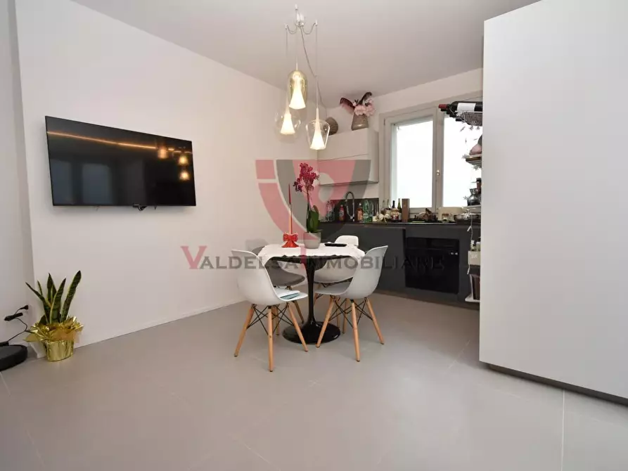 Immagine 5 di Appartamento in vendita  a Colle Di Val D'elsa