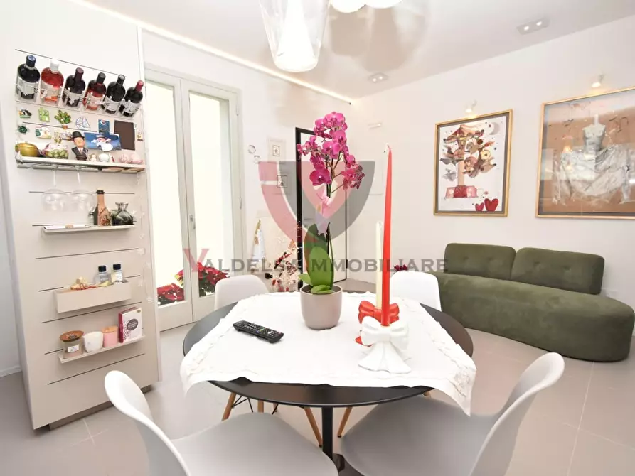 Immagine 11 di Appartamento in vendita  a Colle Di Val D'elsa