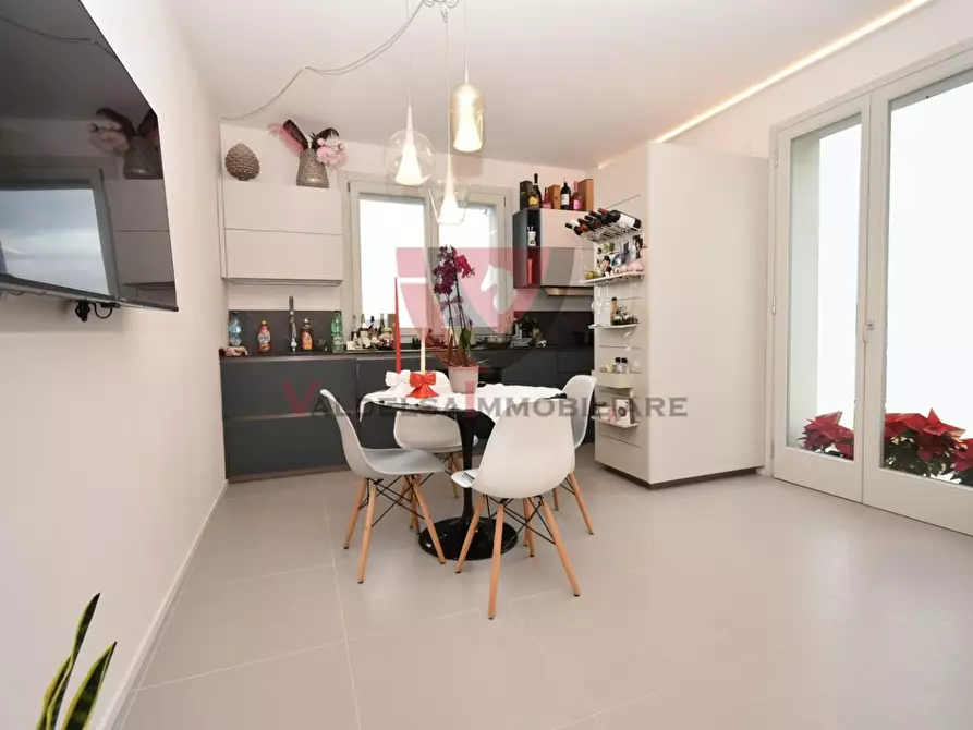 Immagine 14 di Appartamento in vendita  a Colle Di Val D'elsa