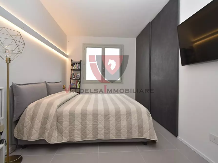 Immagine 18 di Appartamento in vendita  a Colle Di Val D'elsa