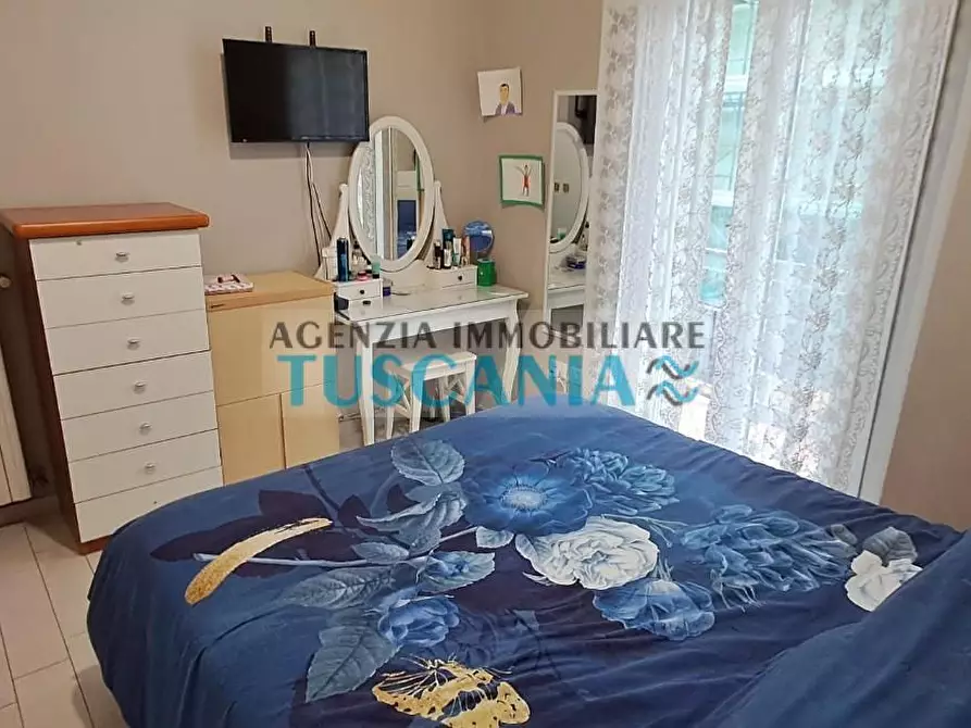 Immagine 11 di Appartamento in vendita  a Cecina