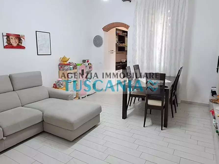 Immagine 1 di Appartamento in vendita  a Cecina