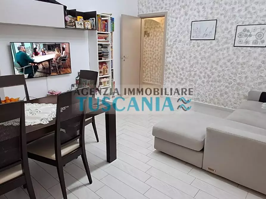 Immagine 2 di Appartamento in vendita  a Cecina