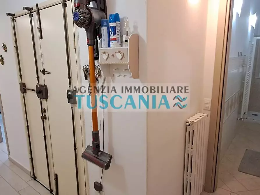 Immagine 12 di Appartamento in vendita  a Cecina