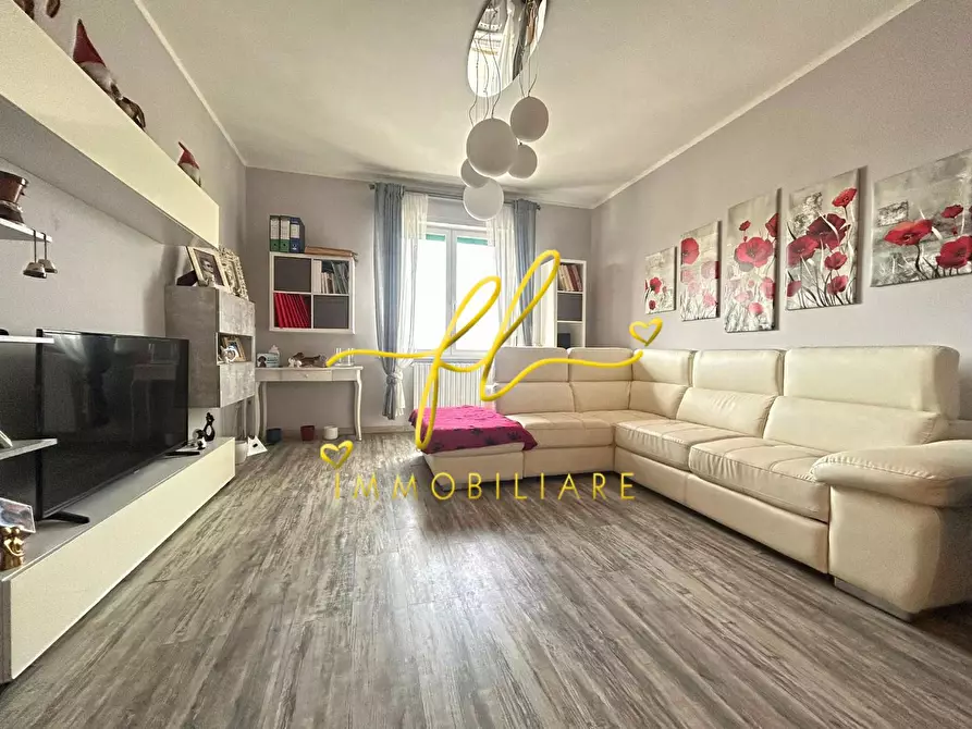 Immagine 4 di Appartamento in vendita  a Cecina