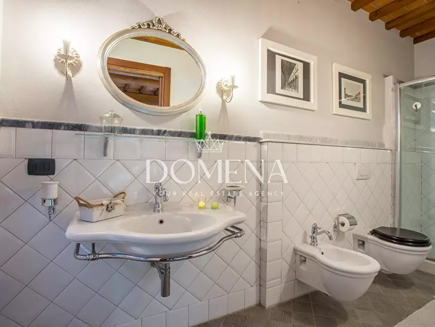 Immagine 6 di Villa in vendita  a Peccioli