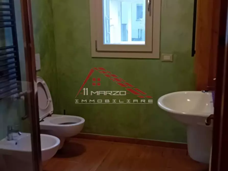 Immagine 16 di Appartamento in vendita  a Livorno