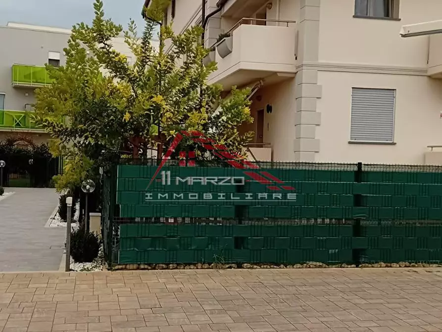 Immagine 2 di Appartamento in vendita  a Livorno