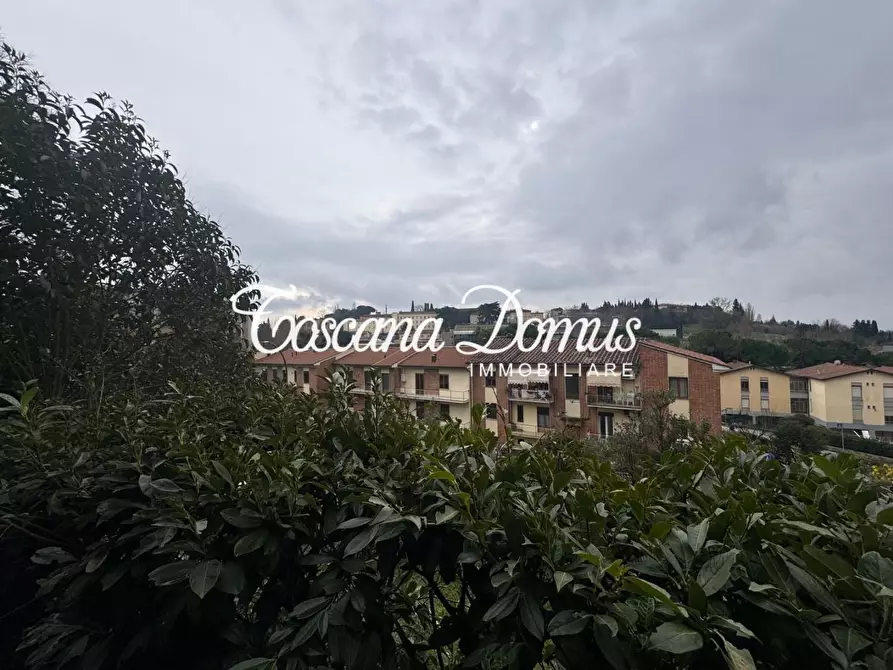 Immagine 21 di Appartamento in vendita  a Siena