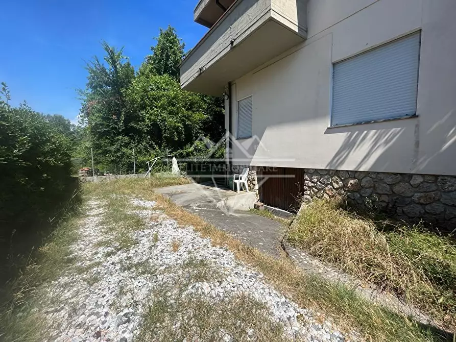 Immagine 26 di Casa bifamiliare in affitto  a Massa