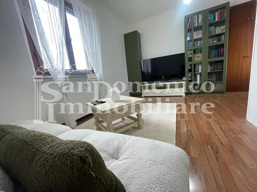 Immagine 5 di Villa in vendita  a Pisa