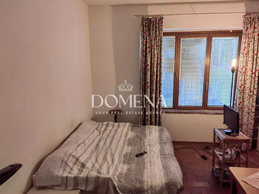 Immagine 4 di Appartamento in vendita  a Siena