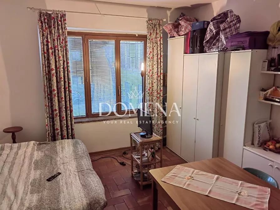 Immagine 2 di Appartamento in vendita  a Siena