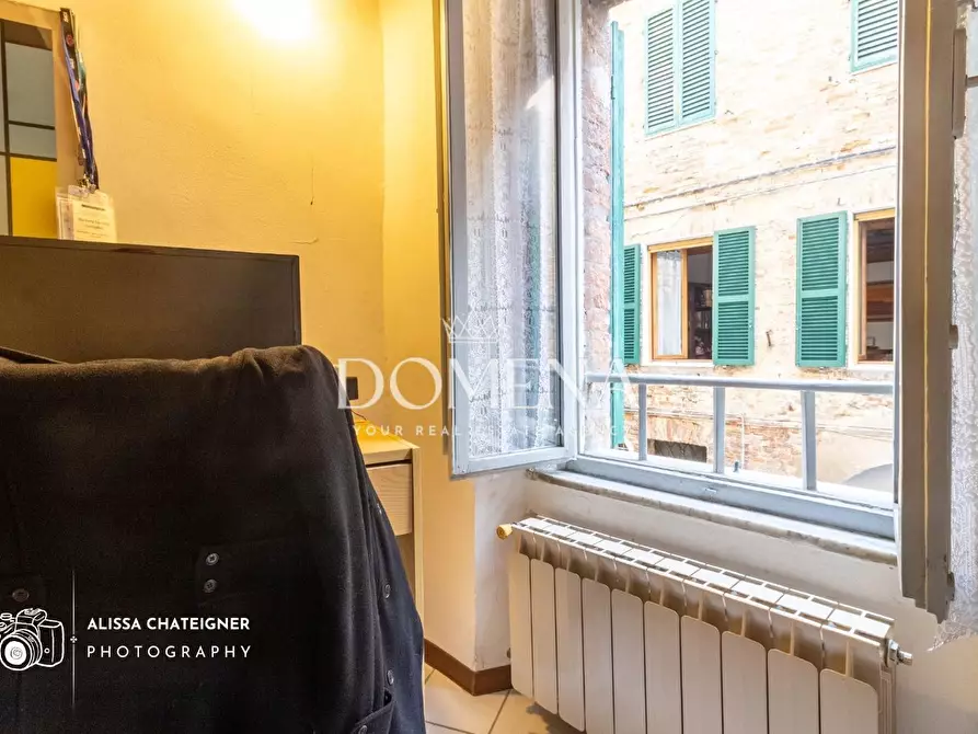 Immagine 17 di Appartamento in vendita  a Siena
