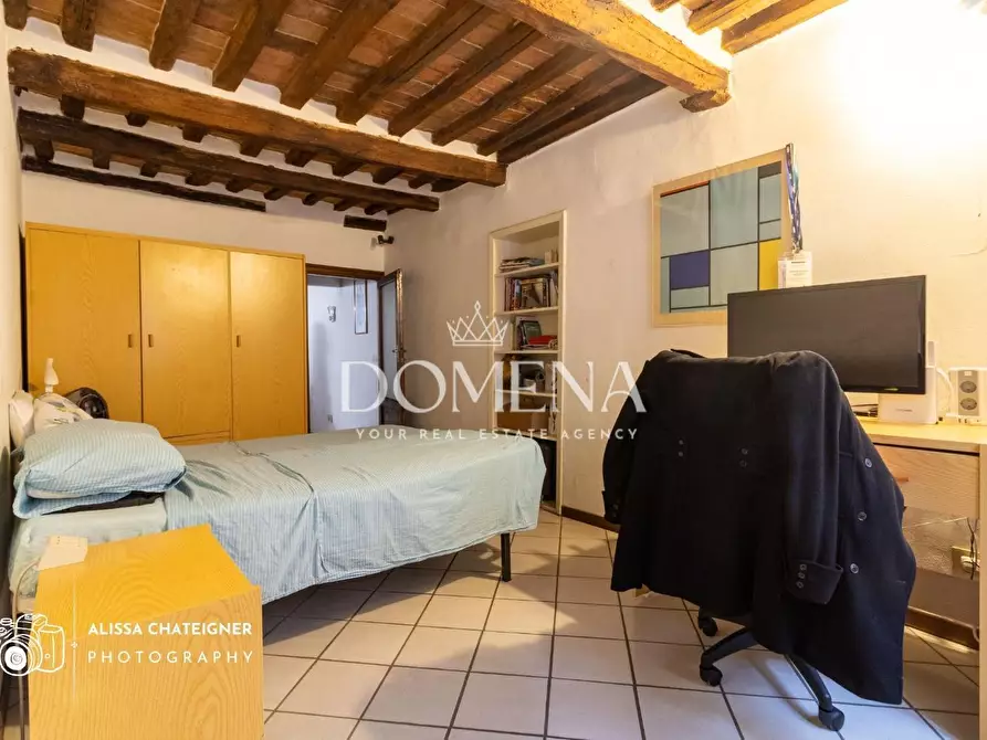 Immagine 13 di Appartamento in vendita  a Siena