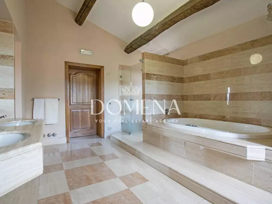 Immagine 22 di Casa colonica in vendita  a Torrita Di Siena