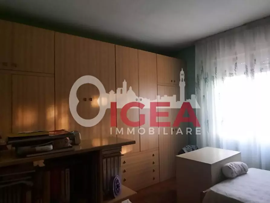 Immagine 11 di Villa in vendita  a Monteriggioni